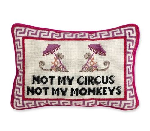 ALMOFADA BORDADA NOT MY CIRCUS