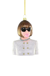 ANNA WINTOUR WITH BUBBLE